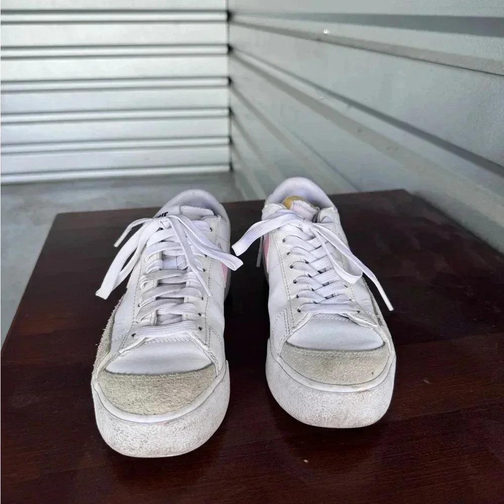 Nike Blazer Platform Sneaker - Picture 2 of 3